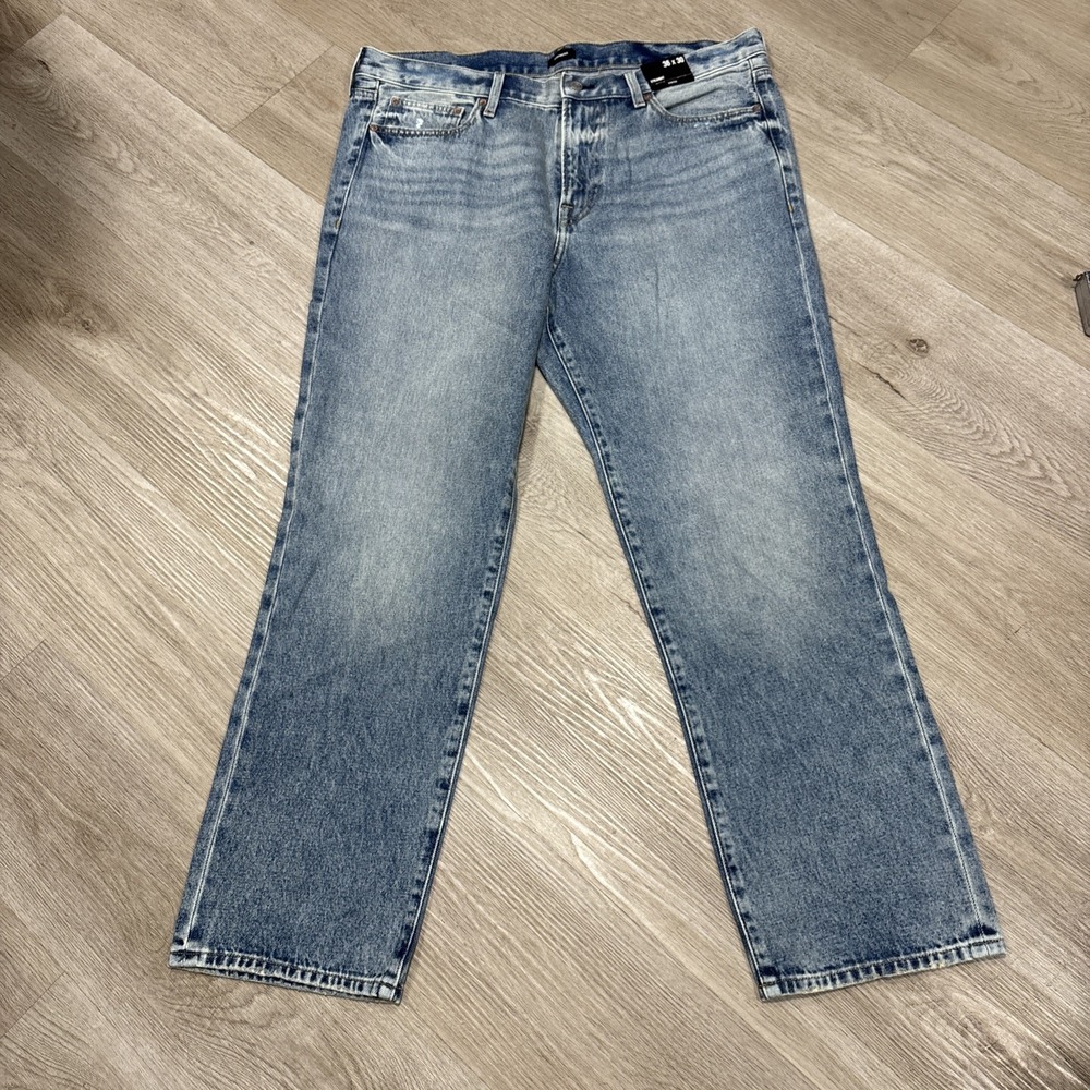 NWT Express Mens Jeans Straight Leg 36x30(38x30) Stretch Light Wash